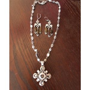 AVON necklace / earrings set
